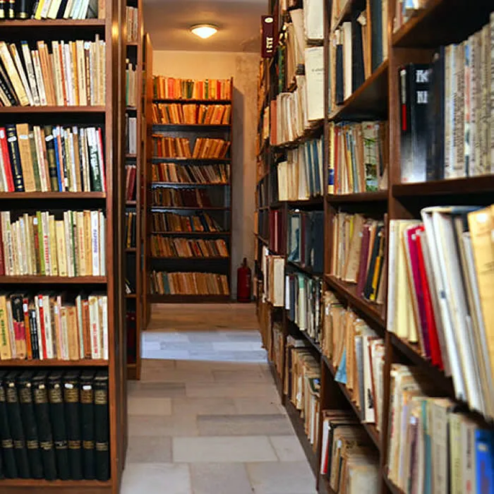 Βιβλιοθήκη Νίκου Νικολάου Γλέζου Απέιρανθος